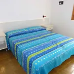 公寓 In 38369 *
